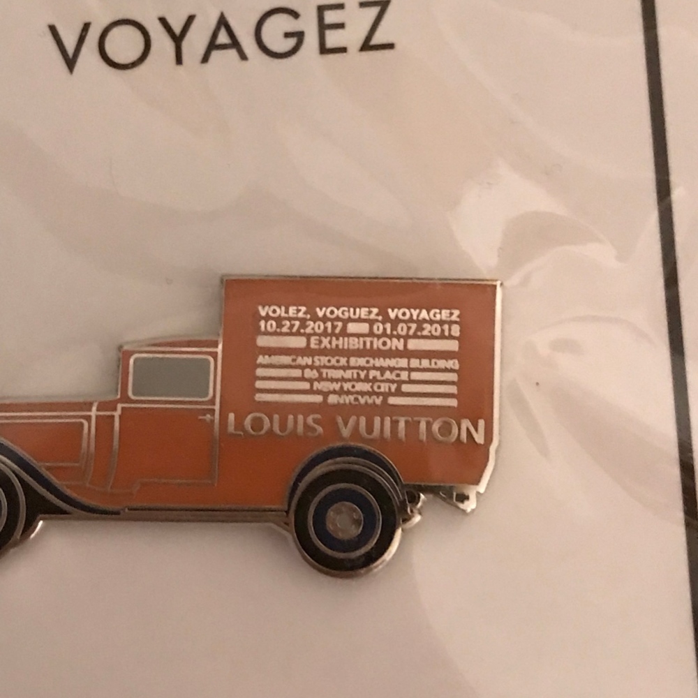 Louis Vuitton Pin - Picture 6 of 7